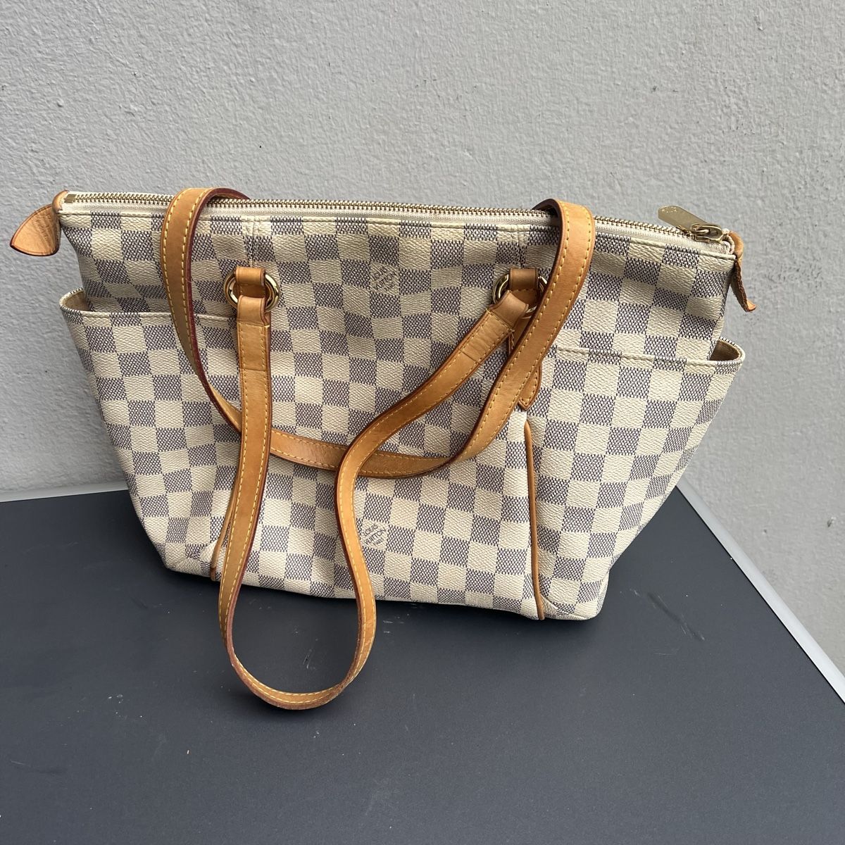 Louis Vuitton Sacs: Louis Vuitton Tasche zu verkaufen  – D'occasion à Wil SG par Cristiano02062017