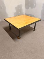 Couchtisch aus Holz und Metall mit 2 Rollen Handmade