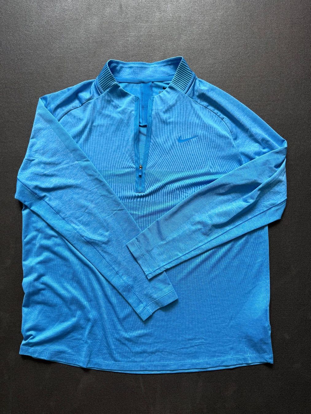 Nike Biancheria intima: Nike Dri-FIT Top XL mid-layer – Nuovo (secondo la descrizione) da Horgen venduto da thesilverarrow