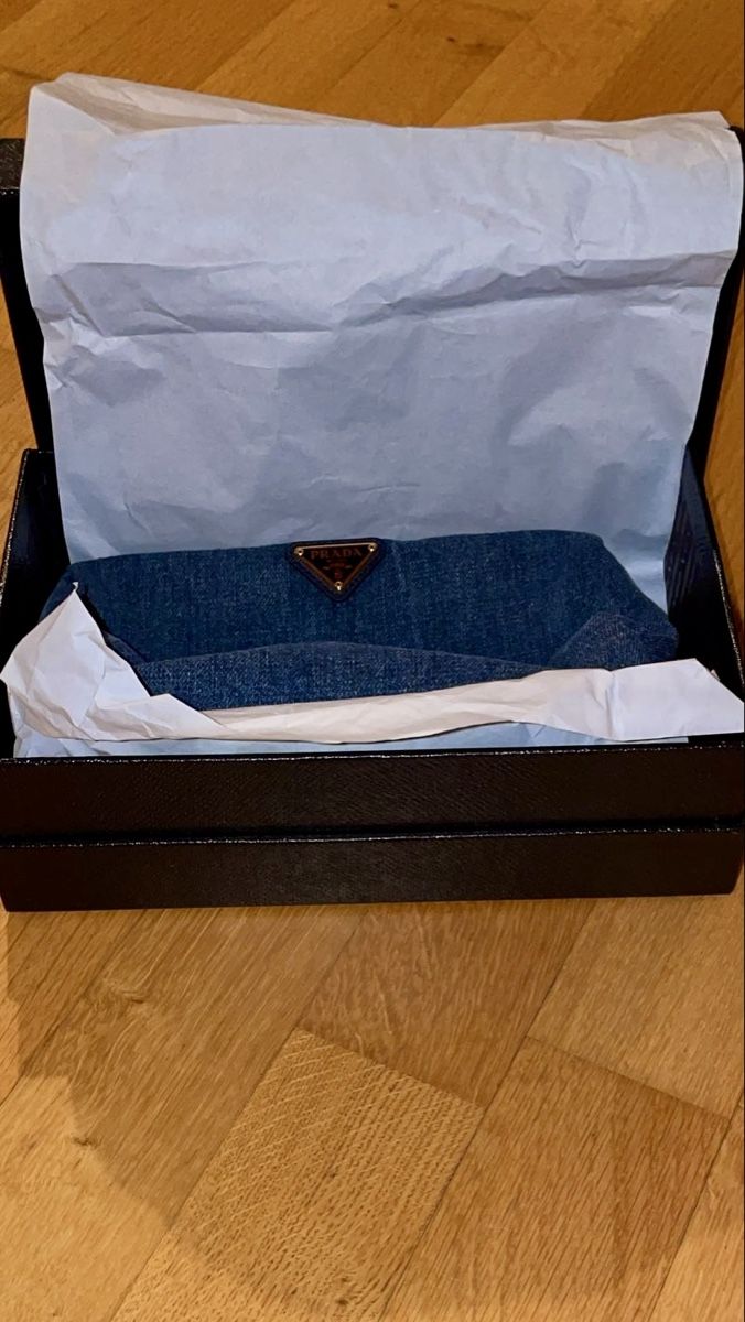 Prada Custodie per cosmetici: Prada Kosmetik Tasche Jeans Prada Bag – Nuovo e nell'imballaggio originale da Neftenbach venduto da funky16 5