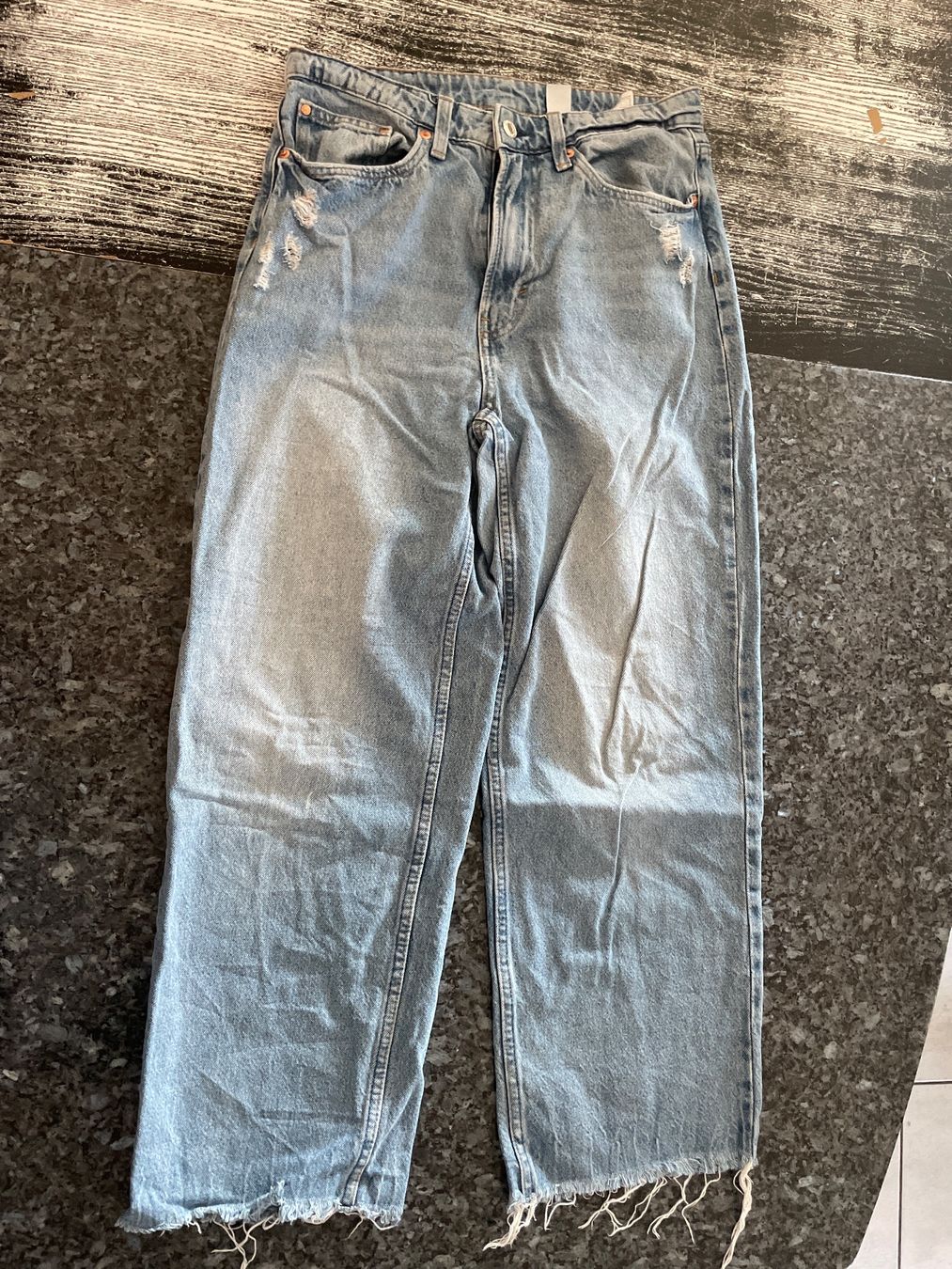 H&M Pantaloni: Jeans H&M EUR 40 – Usato da Schlossrued venduto da Julio25