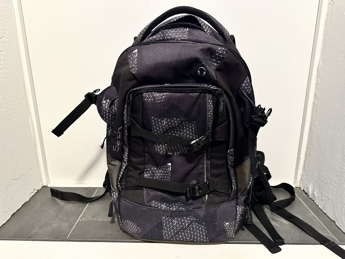 Satch Zaini: Schwarzer Schulrucksack von Satch – Usato da Ittigen venduto da jusdan2010