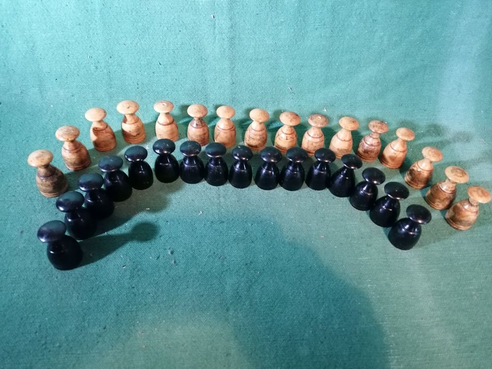 HTTDSLF Spielfiguren Set - 96 Teile Holz Mit 6 Würfeln