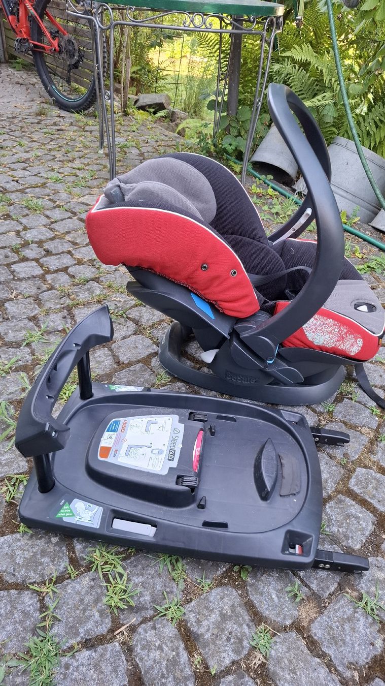 Auto-Kindersitze: BeSafe Izi Sleep Isofix Kindersitz mit Basis – Gebraucht aus Horgen von Nuesche