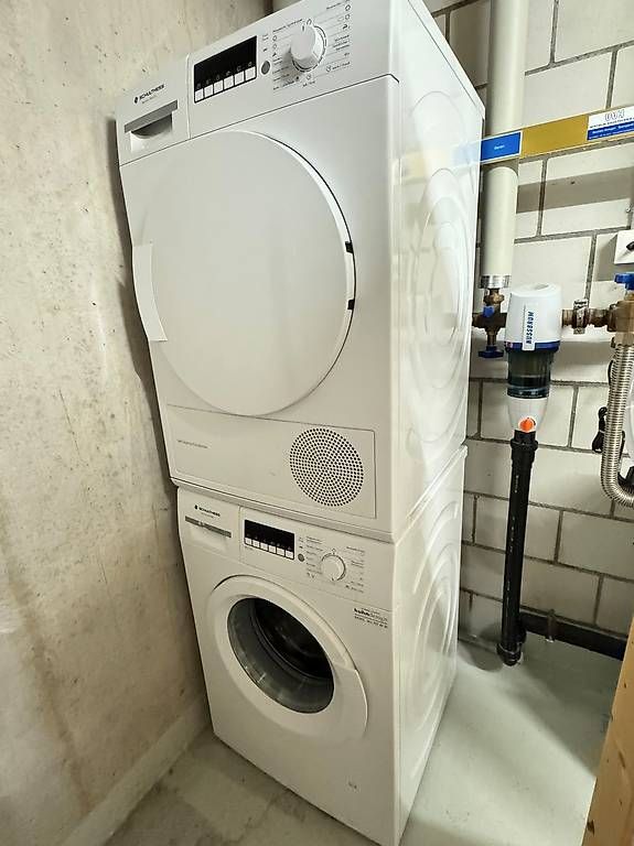 Schulthess Waschmaschinen: Schulthess Waschturm – Gebraucht aus Möhlin von iva_c2fw