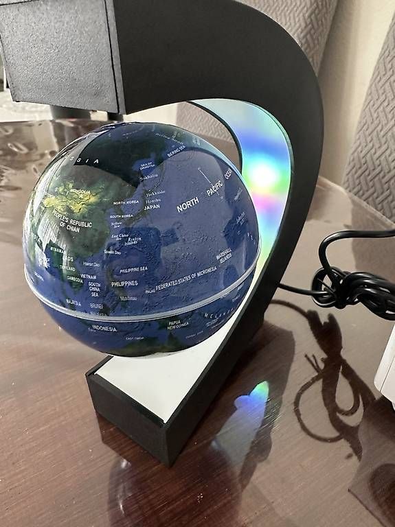 Altro in Decorazioni & Accessori: Magnetische Schwebender Globus 7 Farblichter Globus – Usato da Abtwil SG venduto da leon-77 4