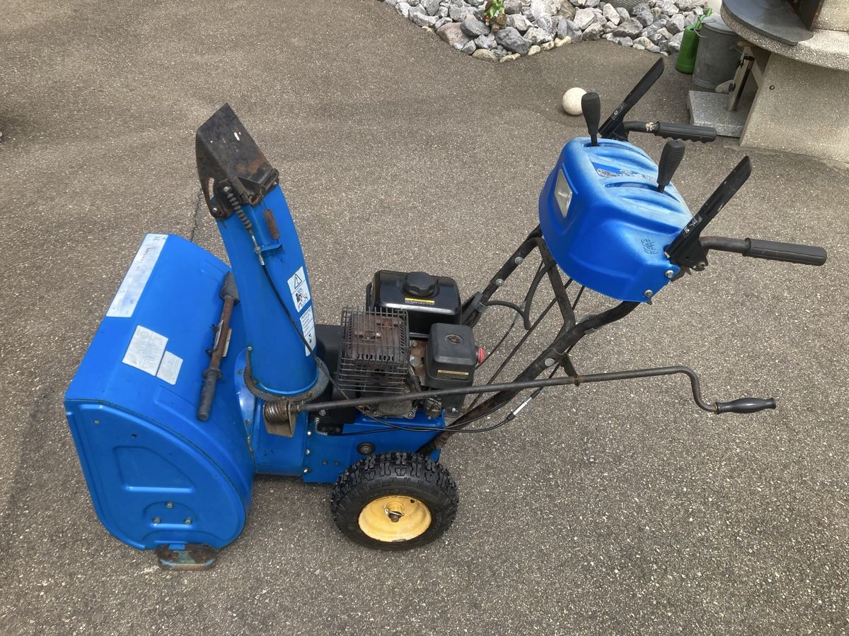 Toutes les machines: Schneefräse  – D'occasion à Wetzikon ZH par Rescanv6