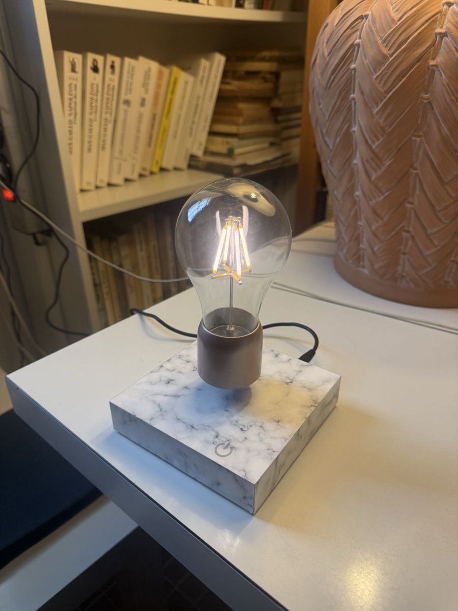 Lampade: Lampe en lévitation magnétique – Nuovo e nell'imballaggio originale da Genève venduto da Benito27