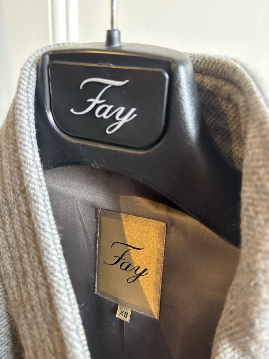 Fay Cappotti: Cappotto Grigio Fay XS – Usato da Lugano venduto da ELE2NDHANDSHOP 2