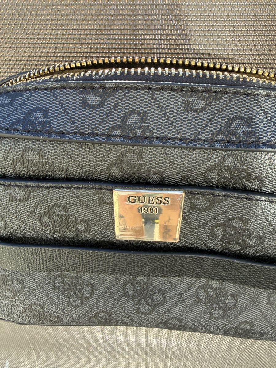 Guess Borse da donna: Guess Camera Bag – Usato da Triesenberg venduto da dom_hd56 1