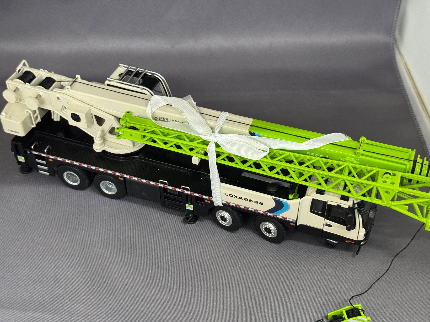 Modellbausätze & Standmodelle: LOXA 5305 Mobilkran Kranwagen – Neu und originalverpackt aus Luzern von aa43modelcars-Luzern 3