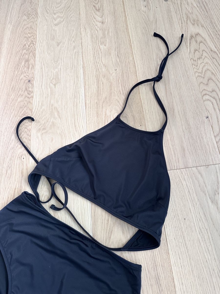 Badekleider & Bikinis: Bikini schwarz, high-waist Unterteil M – Gebraucht aus Küssnacht am Rigi von annine.l. 1