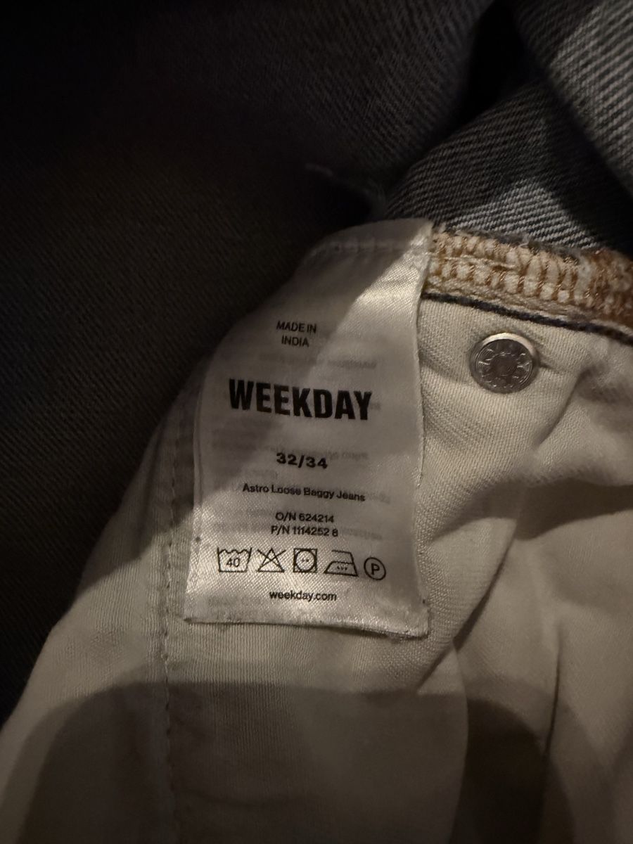 Jeans: weekday astro jeans light blue – Gebraucht aus Hünenberg See von broglisvintage 1