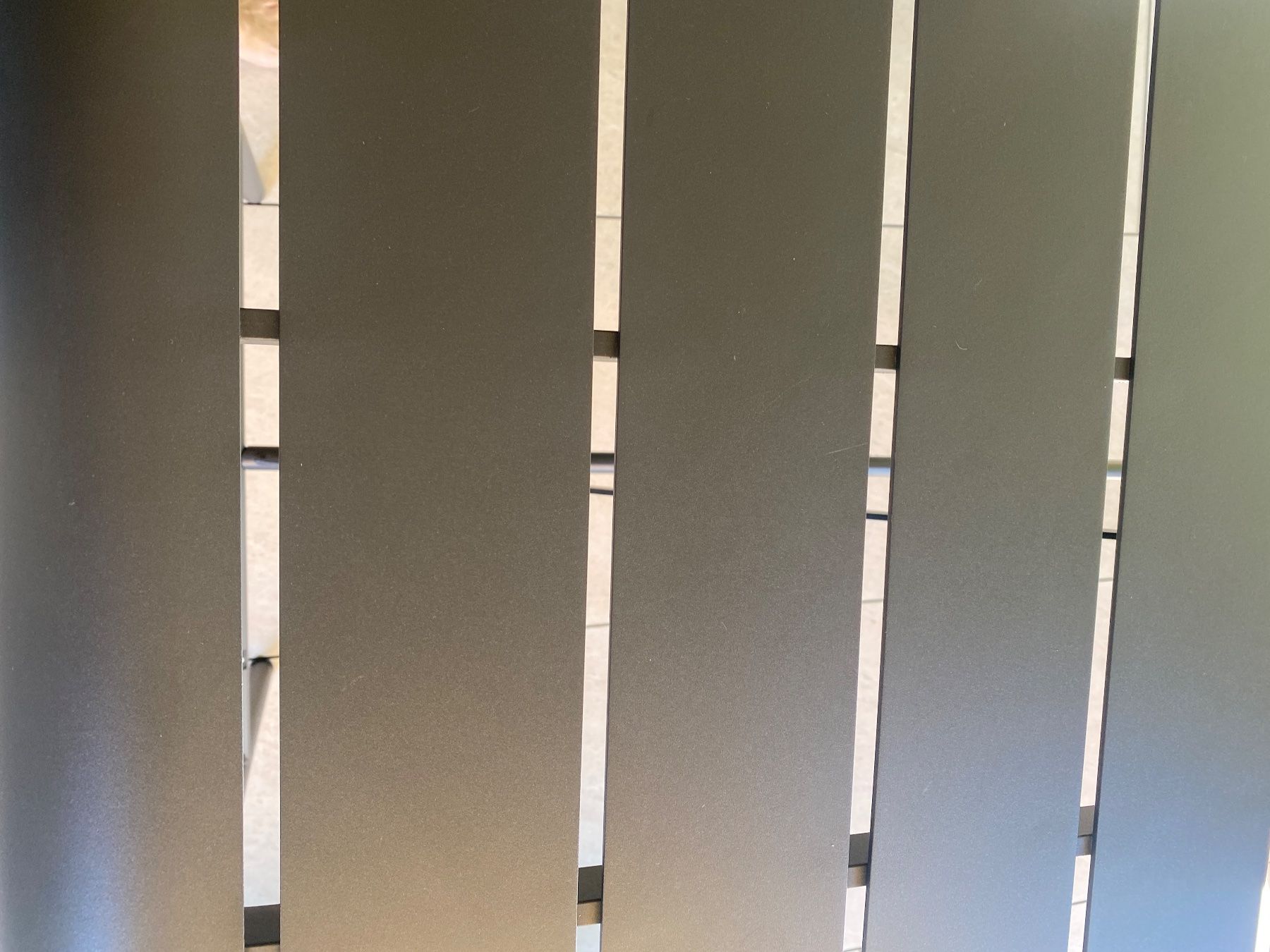 Pfister Tavoli: Bartisch von BYYU, Anthrazit, 178x67x106, Top! – Usato da Rothenburg venduto da viola.lena 9