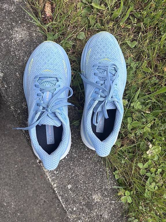 Scarpe da donna: Hoka Running Schuhe – Usato da Herisau venduto da Baum_91 1