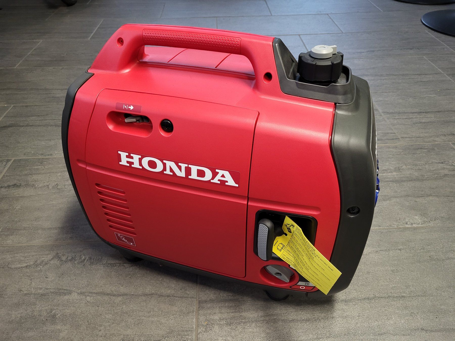 Honda Generatori di corrente: Honda Generator EU22i – Nuovo e nell'imballaggio originale da Ilanz venduto da garageallenspach