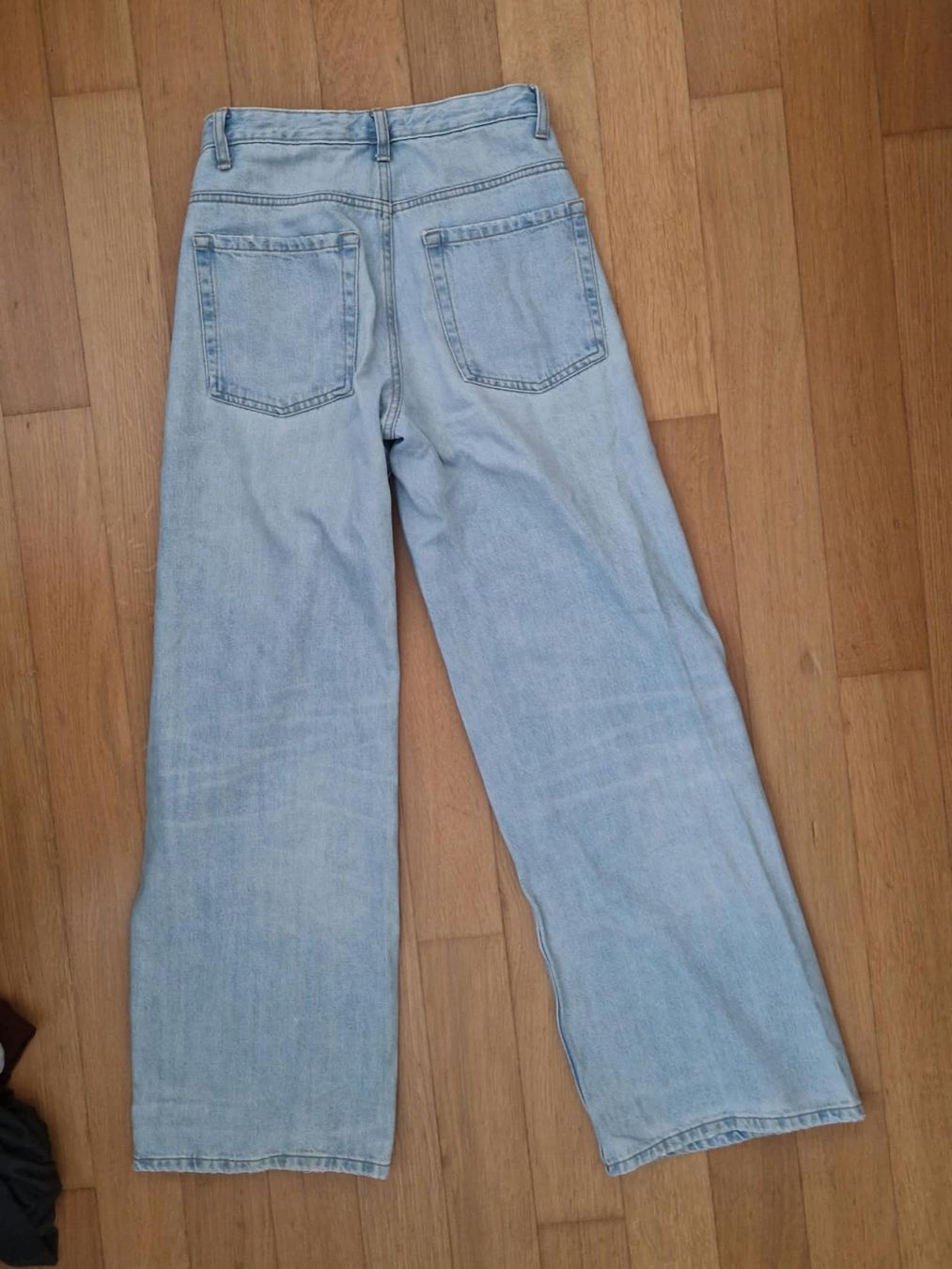Zara Hosen: Hellblaue Jeans – Gebraucht aus Zug von lem_bs5j 4