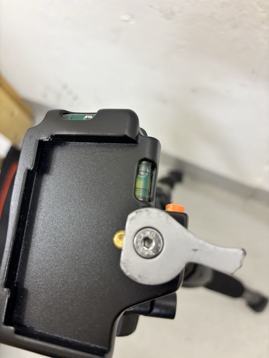 Vanguard Treppiedi & Teste: Vanguard Alta Pro 2+ Tripod with Bag good condition – Usato da Zumikon venduto da laudz 2