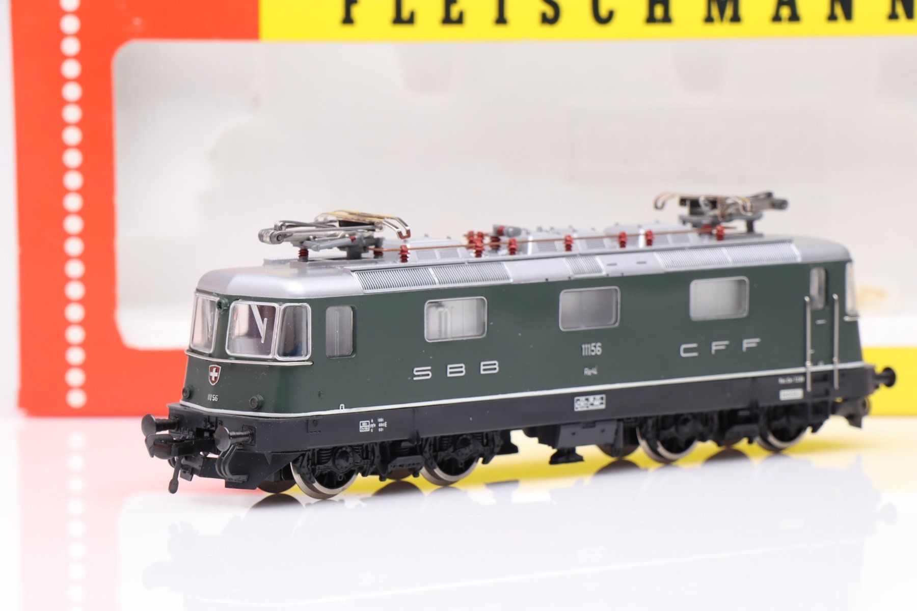 Fleischmann Modellini di ferrovie: Fleischmann 4340 SBB Re 4/4" grün DC, H0 – Usato da Ried (Muotathal) venduto da Modellbahn.swiss