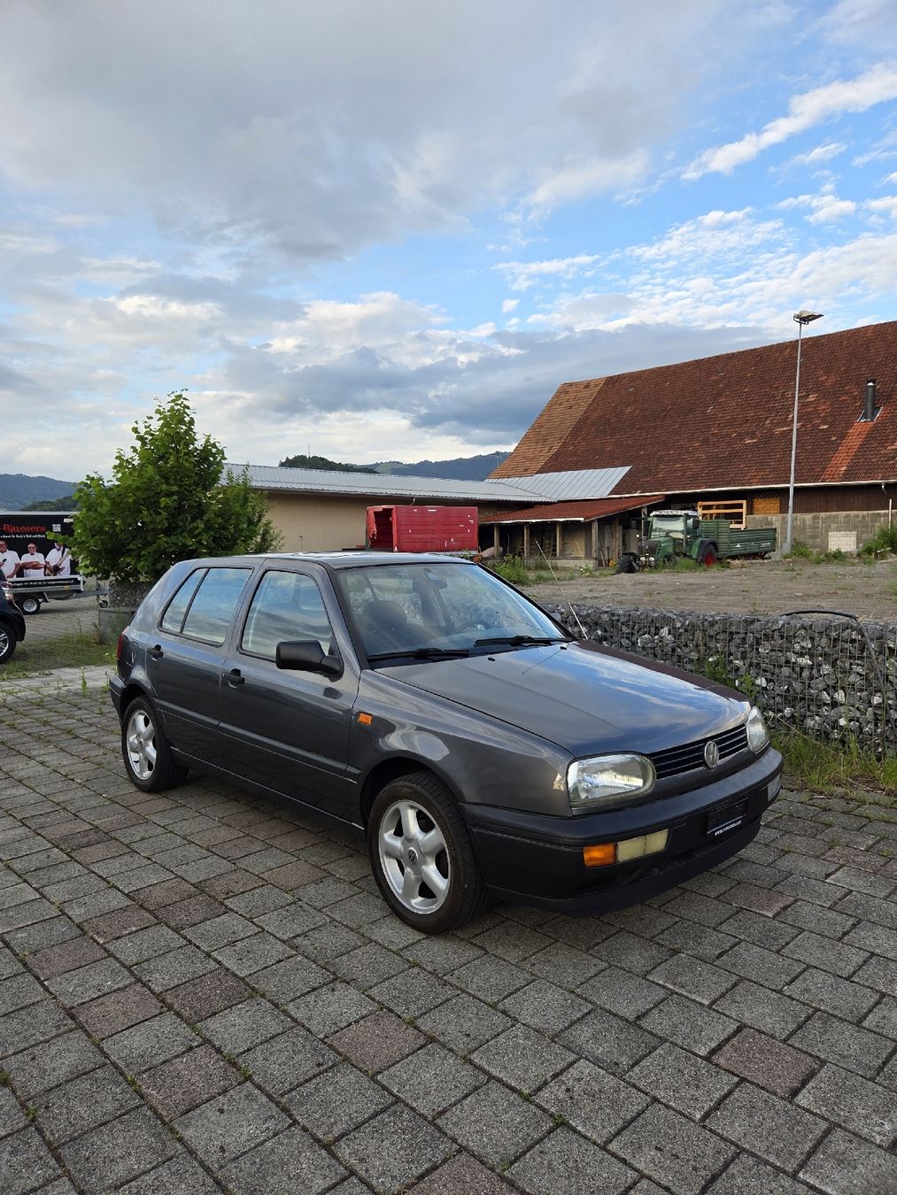 VW Autos: Golf 3 1.8l 90ps – D'occasion à Eschenbach SG par nev_f9cx