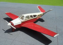 Dinky Toys 710 avion Beechcraft S35 Bonanza