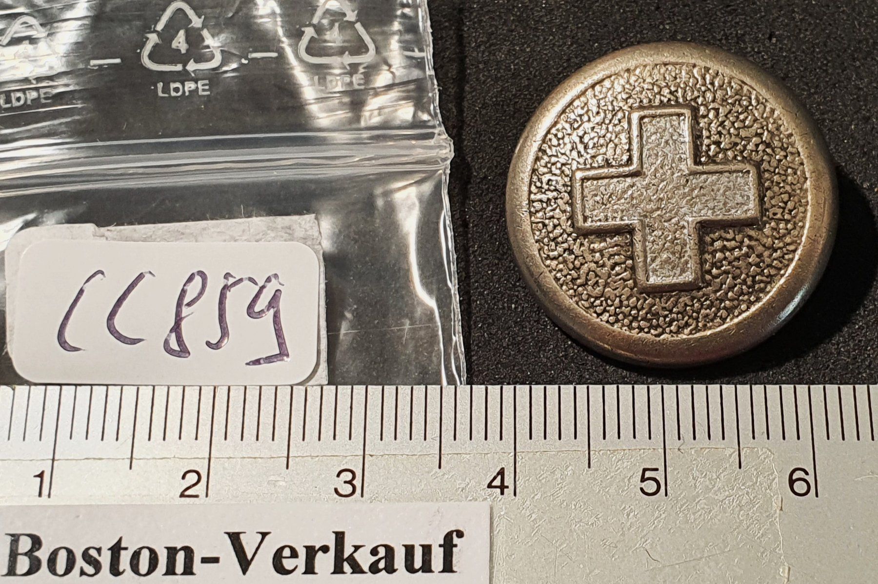 Plaquettes & Badges: CC859 - Alter Knopf Schweizerkreuz Militär oder Post PTT – D'occasion à Reinach BL par Boston-Verkauf 2