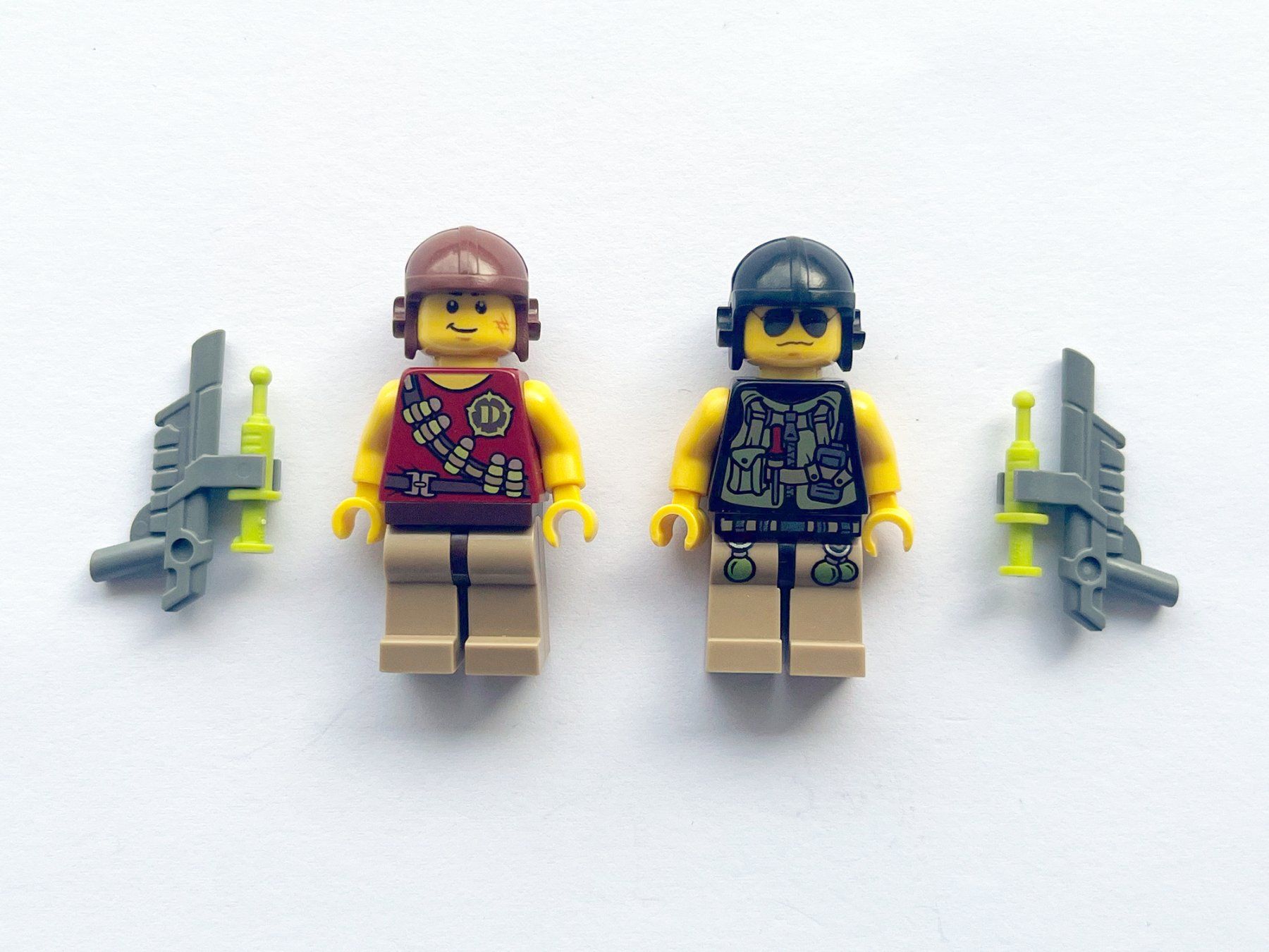 Lego Giocattoli: Lego Dino Hunters + Tranquilizer Guns  #2 – Usato da Lausanne venduto da BeyondStories