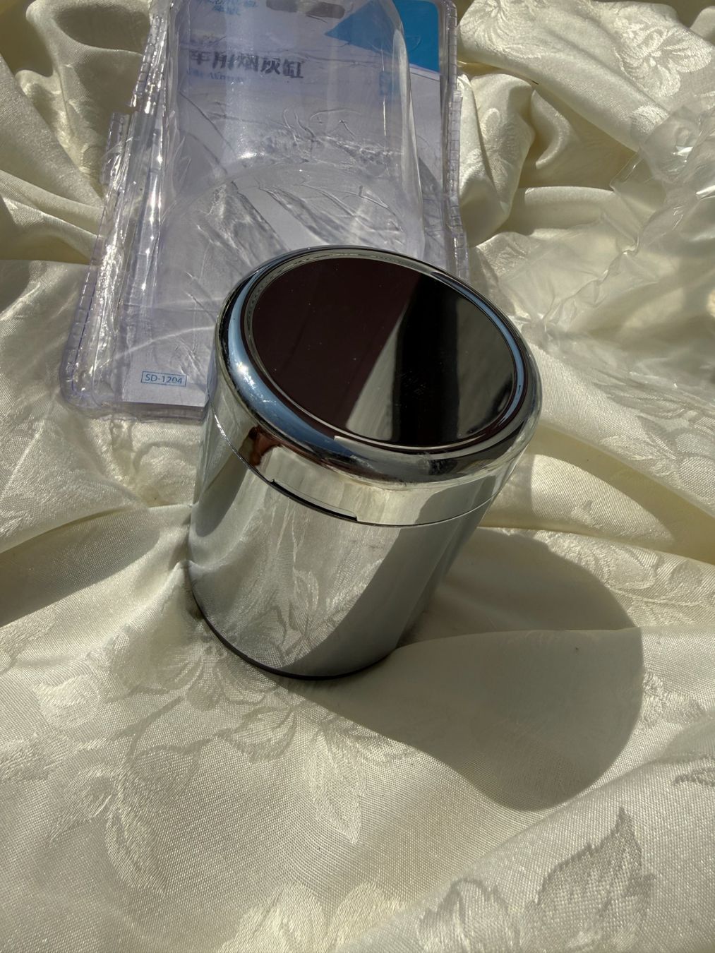 Portacenere: Auto-Aschenbecher mit blauer LED - NEU IN OVP – Nuovo (secondo la descrizione) da Vacallo venduto da cri_229f 1
