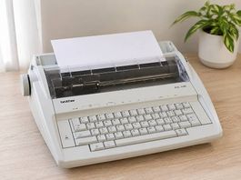 Brother AX-100 Schreibmaschine  Vintage-Klassiker f