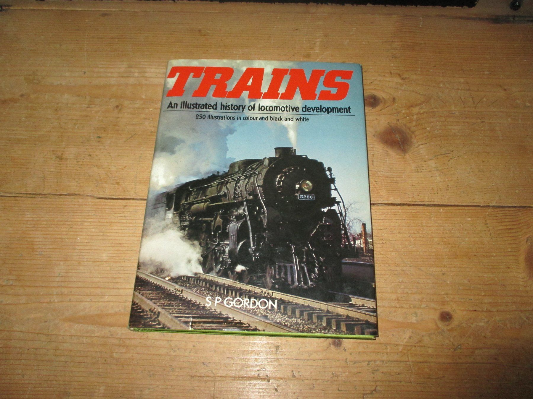 Bücher: TRAINS – Gebraucht aus Flims - Dorf von Stagediver