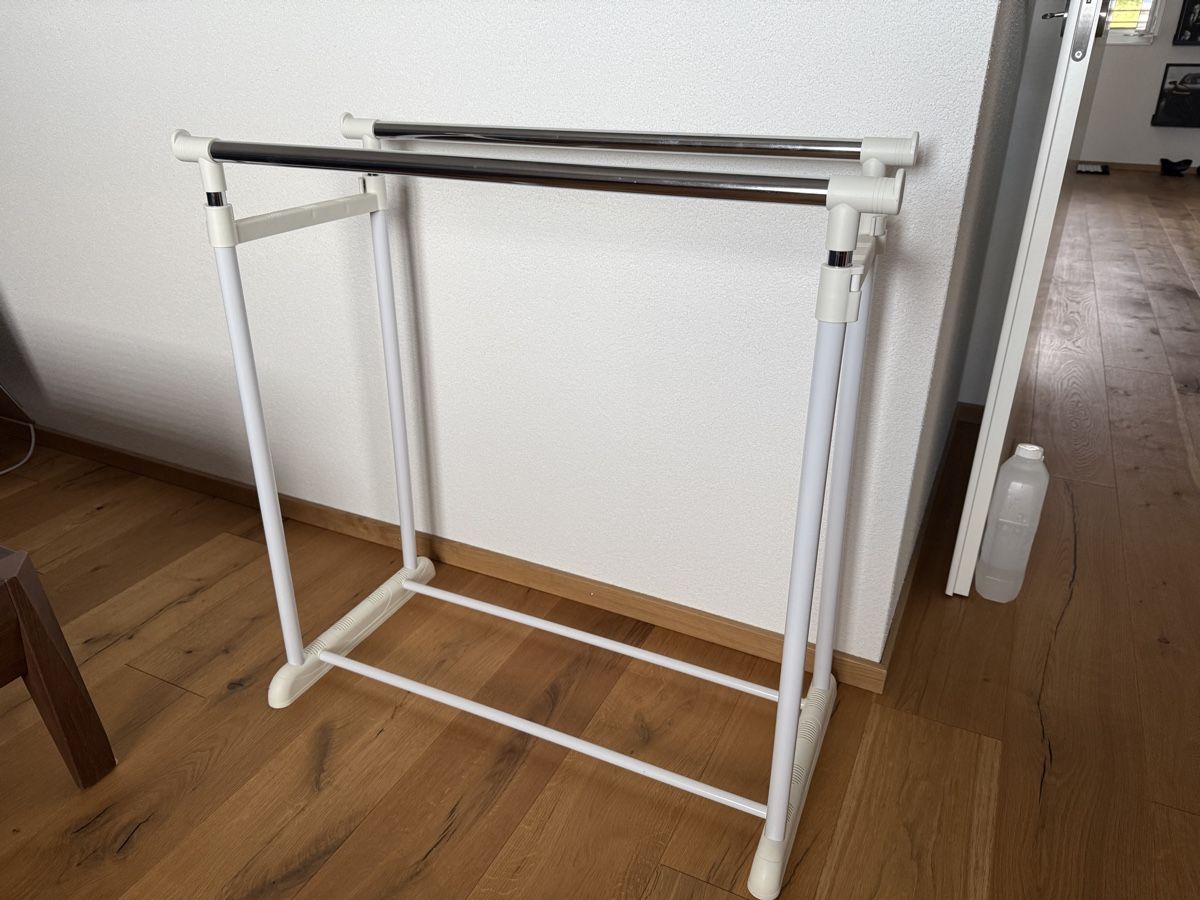 Guardaroba: Kleiderständer weiss/chrom Metall weiss – Usato da Schönholzerswilen venduto da mela7 2