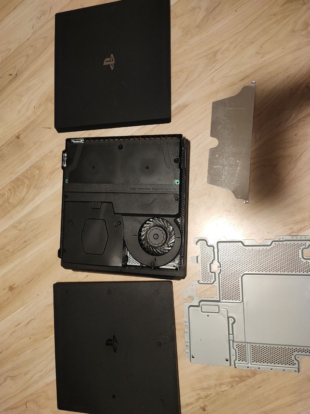 Sony Console: Sony PlayStation 4 Pro  Ersatzteile – Difettoso da Elsau venduto da kap_pdr8 8