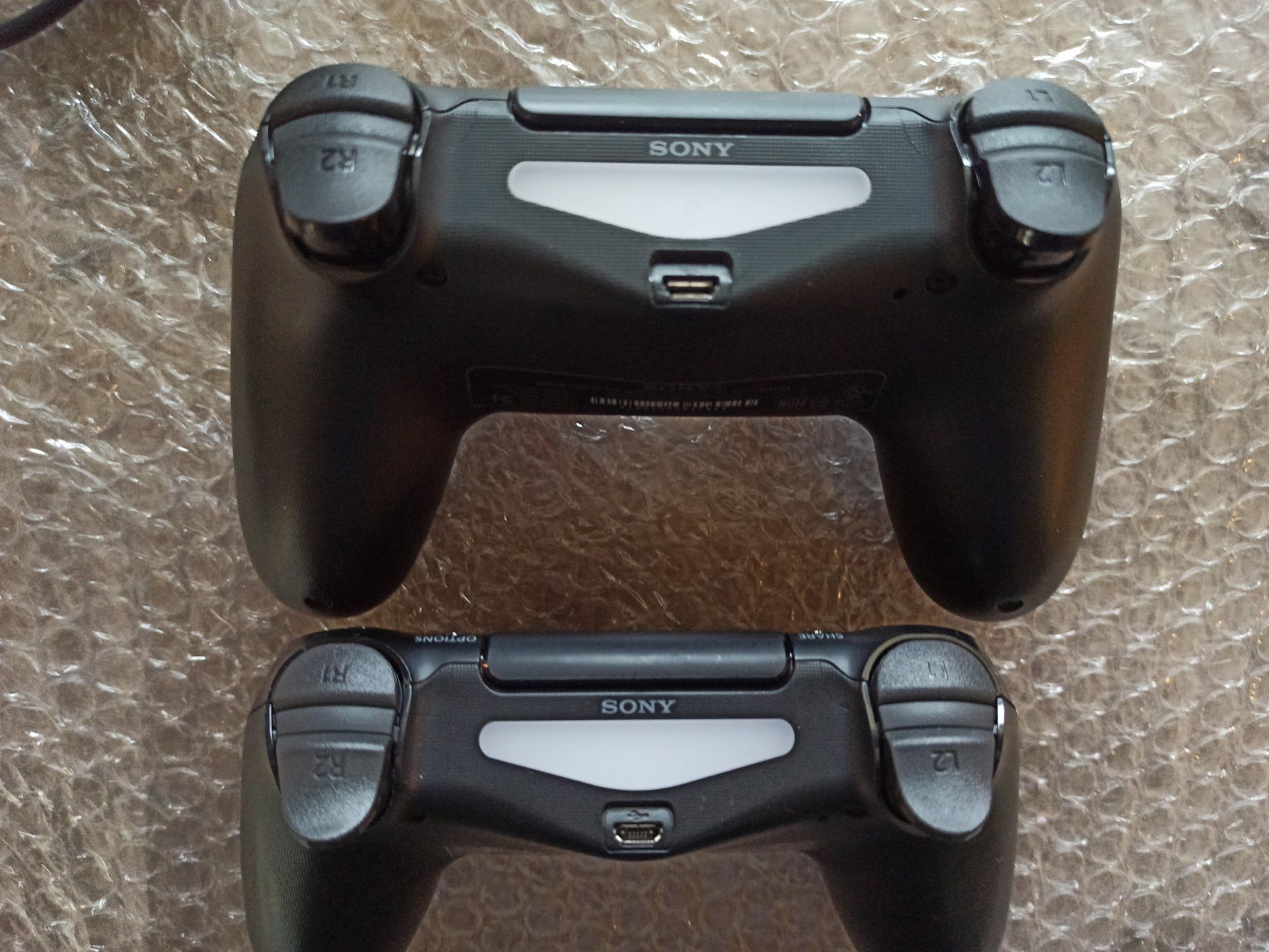 Controller: 2 x Original Controller Sony PS4 Wireless DualShock 4 V1/ V2 – Usato da Oberweningen venduto da mar_87mx 5