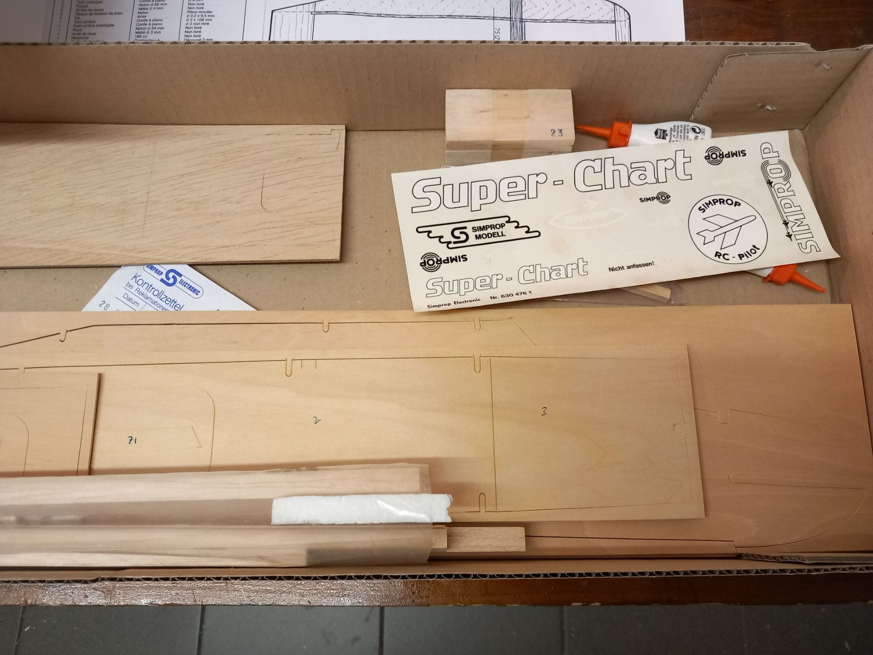 Simprop Modellismo RC: RC Modellflugzeugbaukasten Simprop Super Chart mit Querruder – Nuovo e nell'imballaggio originale da Givisiez venduto da Reiffel 7