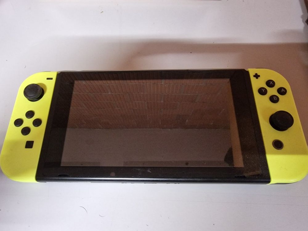 Nintendo Switch+ Mario-Kart Spiel (Gebraucht) in Rickenbach für CHF 195 ...