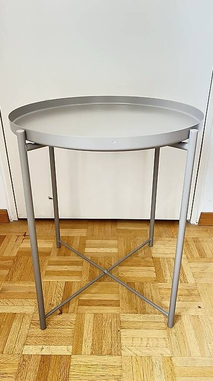 Ikea Tables: GLADOM Tablett-Tisch Grau-Beige – D'occasion à Urdorf par Resumasa