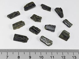 Grüner Turmalin roh 12Stk. 29ct
