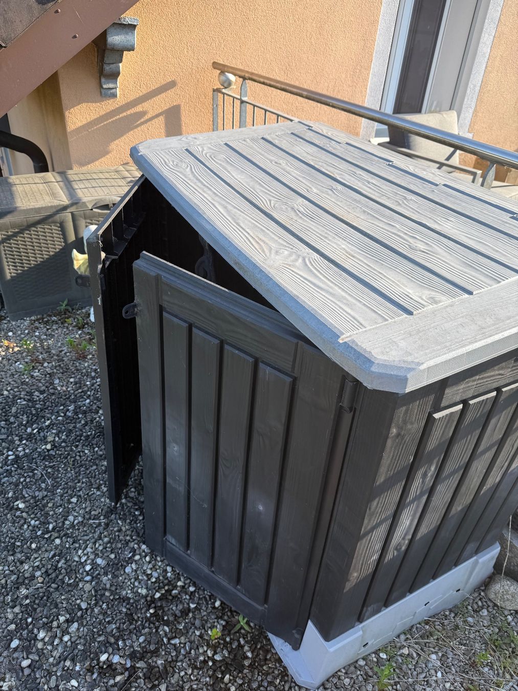 Jysk Set di tavolo e panche: Gartenmbel Set Sofa 2 Sessel Tisch Alu Grau gebraucht – Usato da Zuchwil venduto da fra_f5cp 2