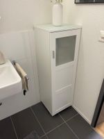 Badzimmerschrank Hochschrank weiss.