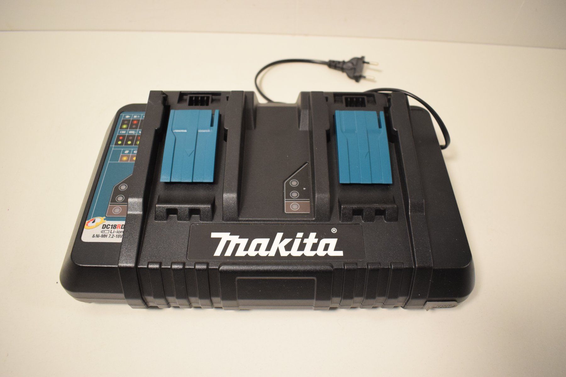 Makita Caricatori & Batterie: Makita Ladegerät – Nuovo e nell'imballaggio originale da Zürich venduto da Brockito