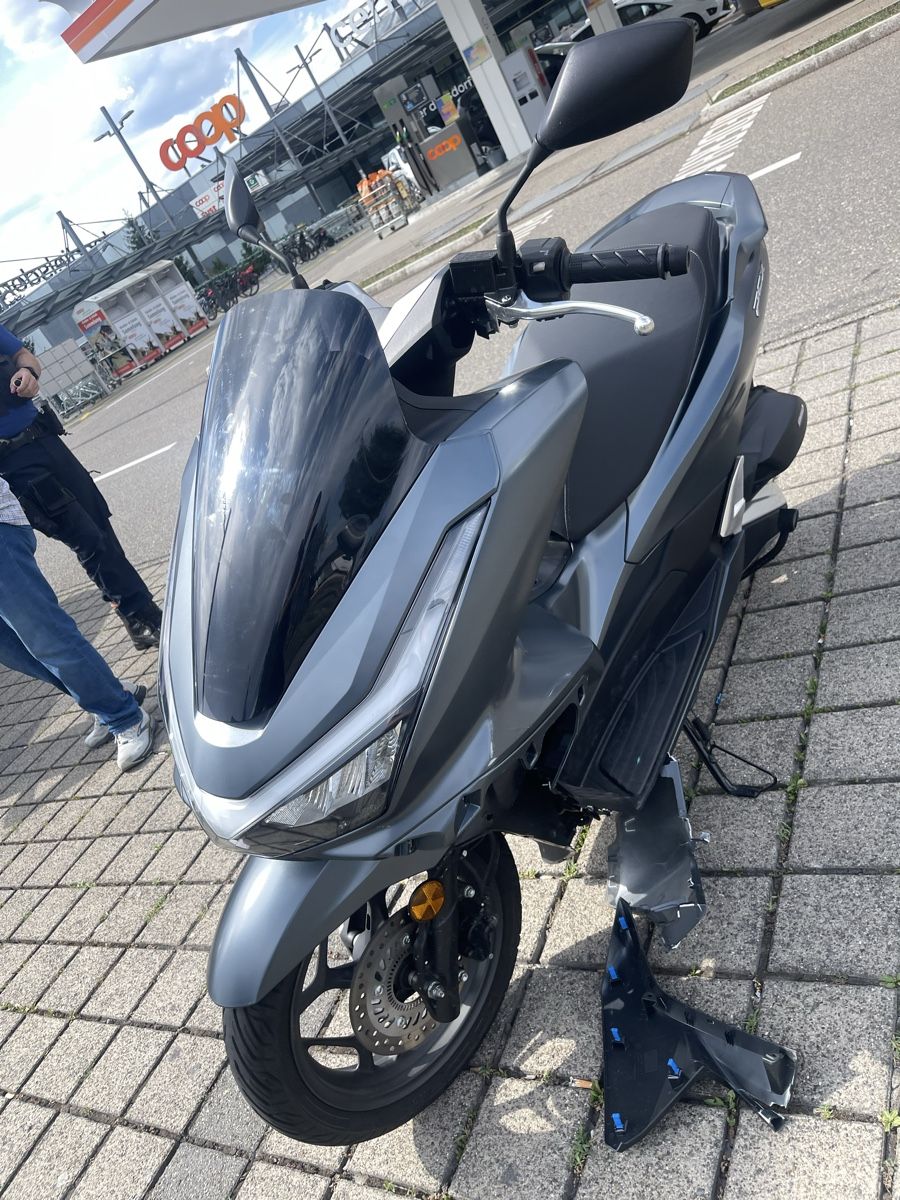 Route: Honda pcx 125 – D'occasion à Dielsdorf par edo_2kjr 2