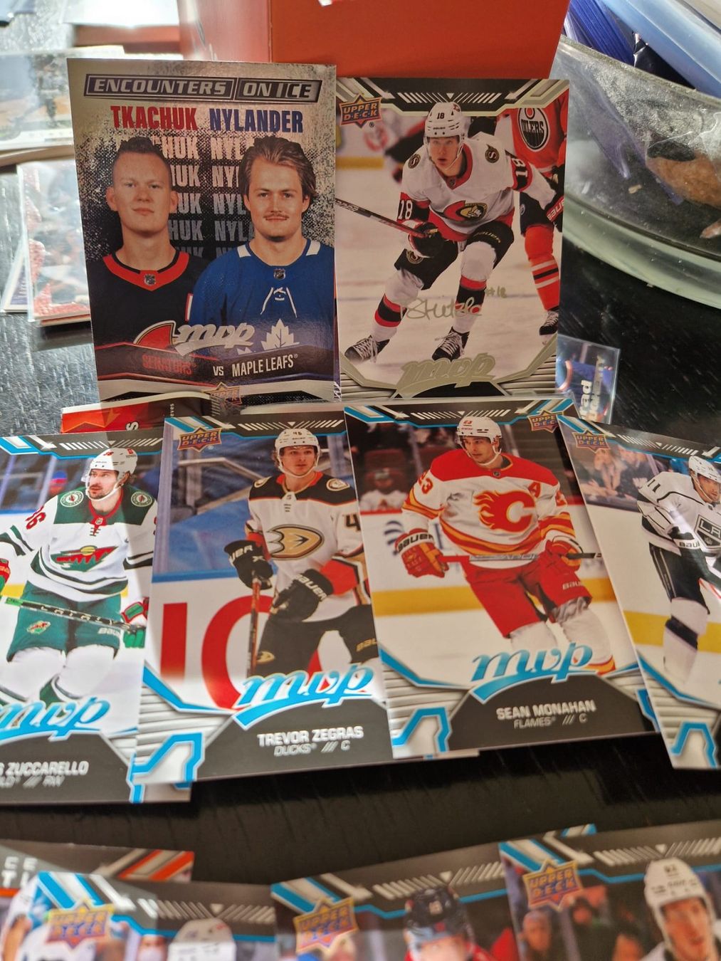 NHL Carte collezionabili: NHL Pack de cartes Upper Deck MVP 2022-2023 – Nuovo e nell'imballaggio originale da Lutry venduto da SwissBBCards 1