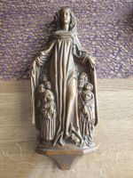 Mantelmadonna aus Ton