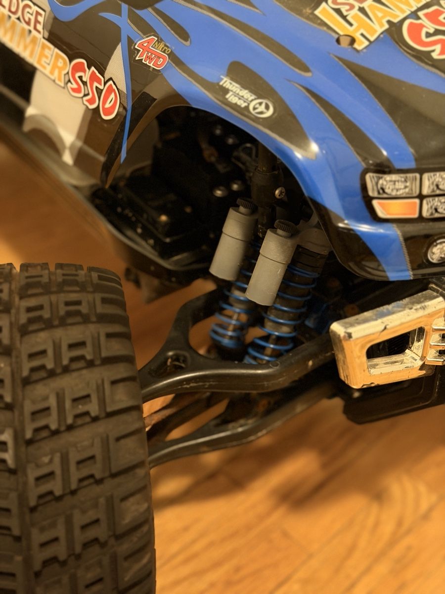 Traxxas RC Modellbau: RC Monster Truck Sledge Hammer SS0 Nitro – Gebraucht aus Zürich von Gadgets2020 1