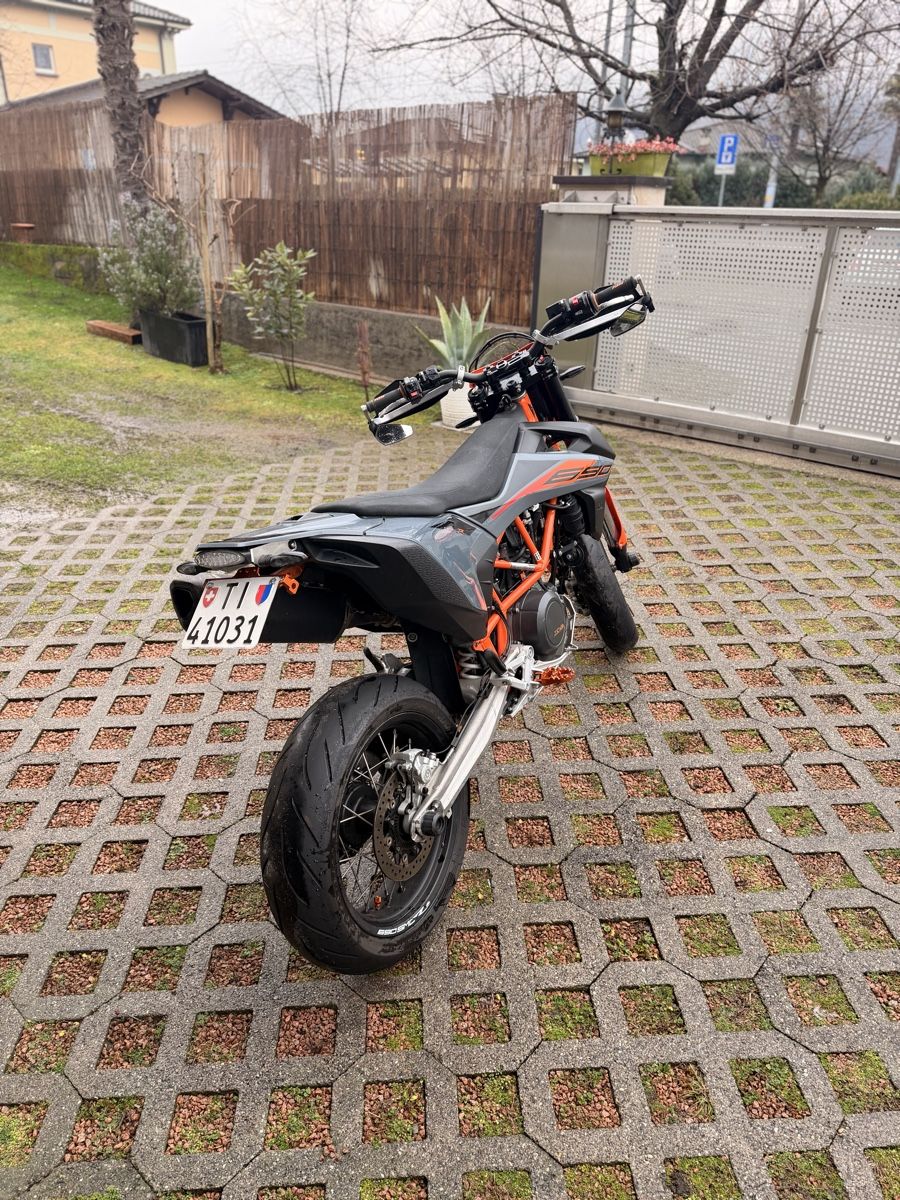 KTM Strada: KTM 690 SMC-R, anno 2020. – Usato da Bioggio venduto da ste_9qtg 2