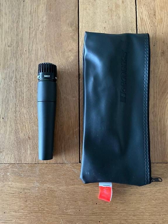 Microfoni: Microfono Shure SM57 + Custodia originale – Usato da Contra venduto da SGWalker 1