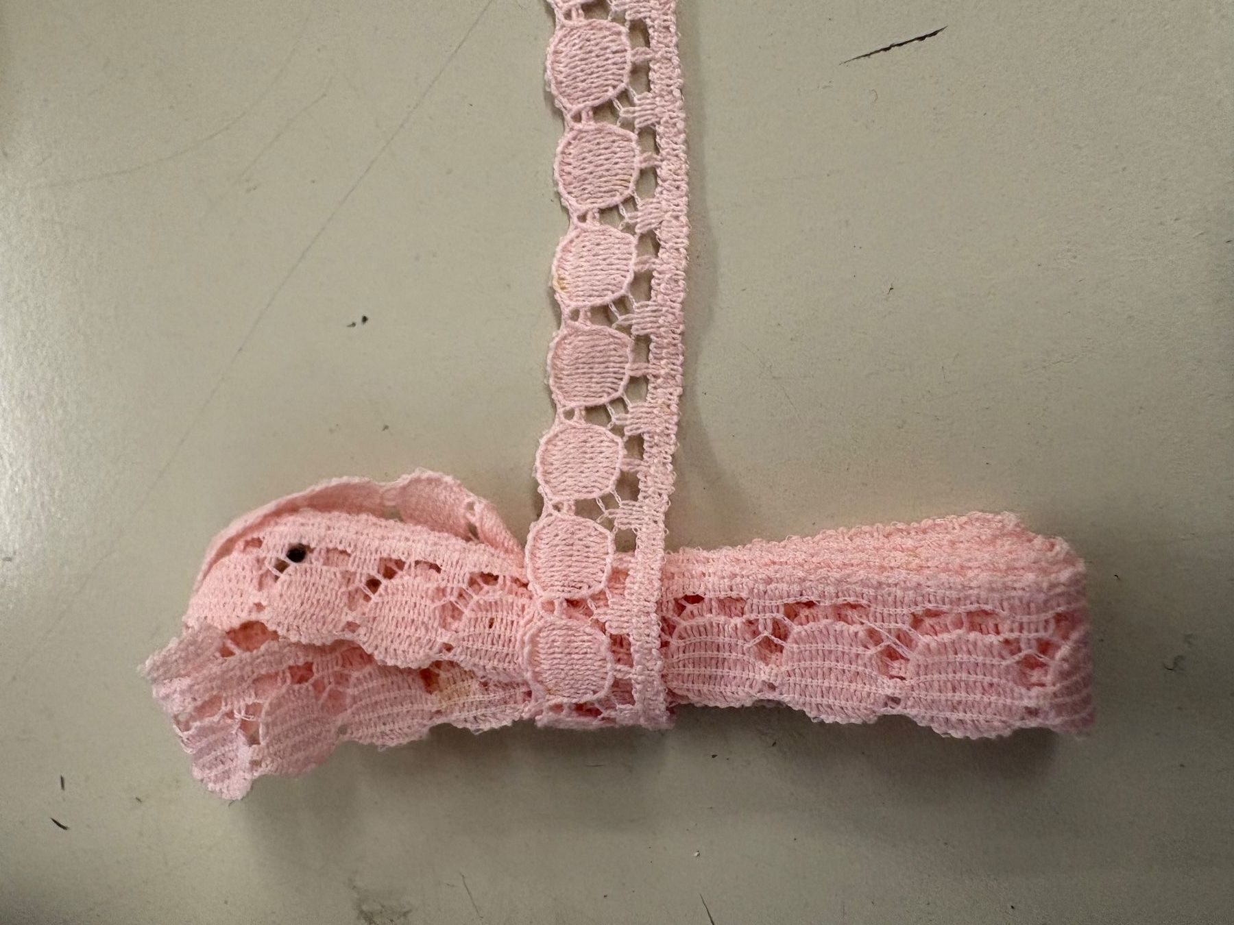 Tessuti: Spitze , rosa, 80 cm lang, 1 cm breit – Usato da Pratteln venduto da sLaedeliBB 1