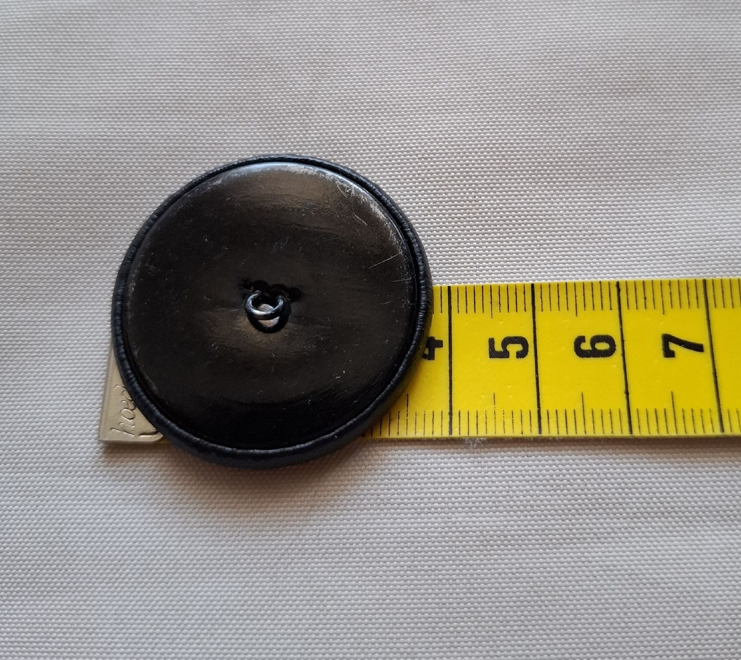Toutes les décorations: Schwarzer Lederknopf oder Lederimitat, 38 mm. – D'occasion à Dietikon par Hirschkopf 3