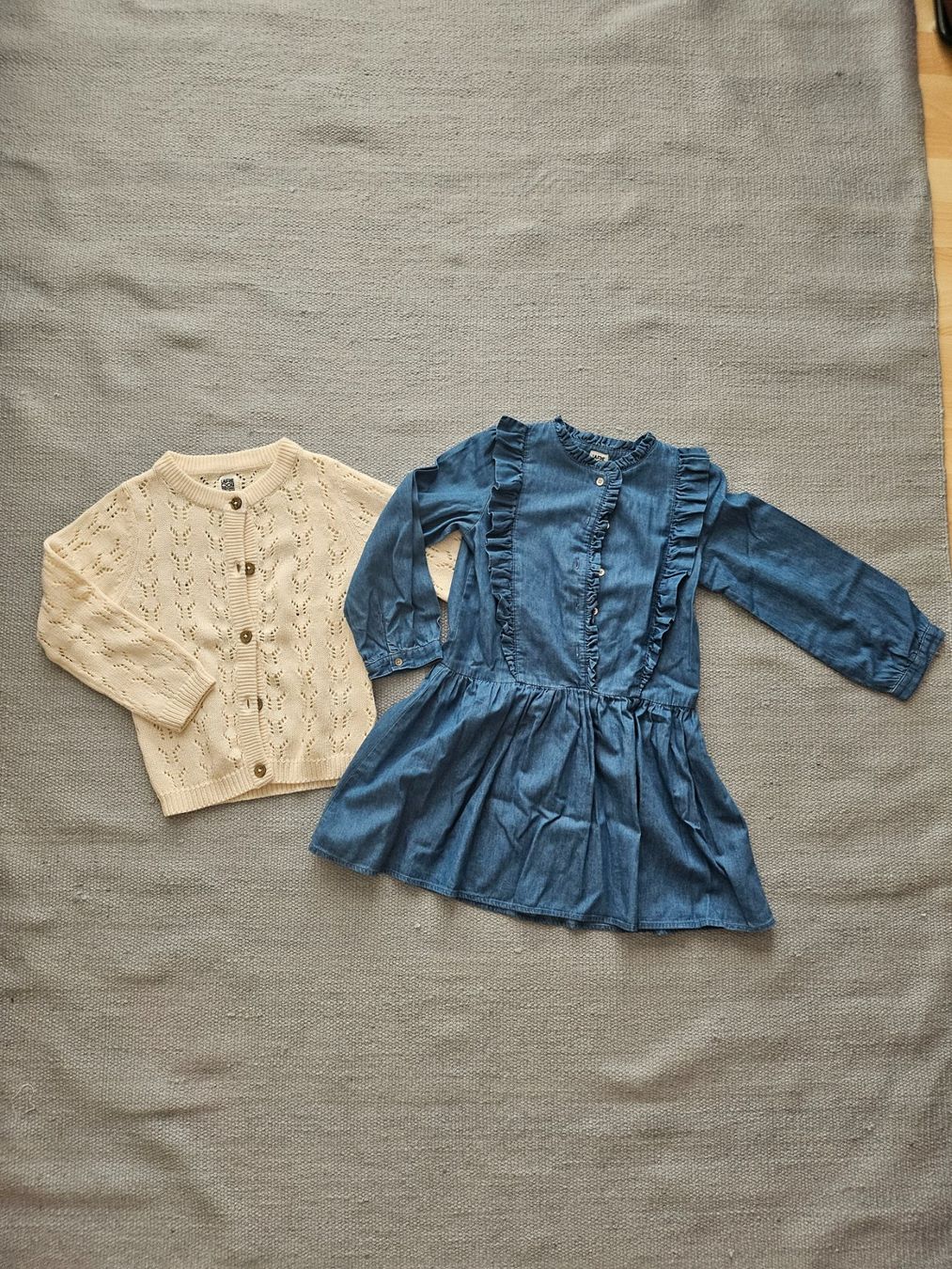 La Redoute Lotti & Set di vestiti: Gilet et robe jeans Laredoute – Nuovo e nell'imballaggio originale da Bassersdorf venduto da Sofia2112