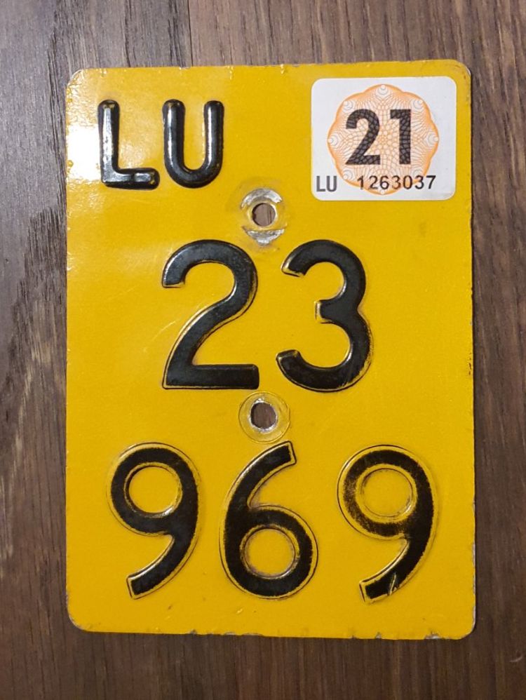Insegne: Töfflinummer Luzern  - Mofa Nummernschild LU 23969 – Usato da Hünikon venduto da lad_rts2